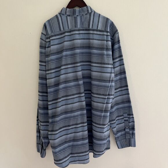 Eddie Bauer Men's Eddie's Favorite Cotton Classic Fit Flannel, Blue Stripe- XL T - Picture 6 of 7